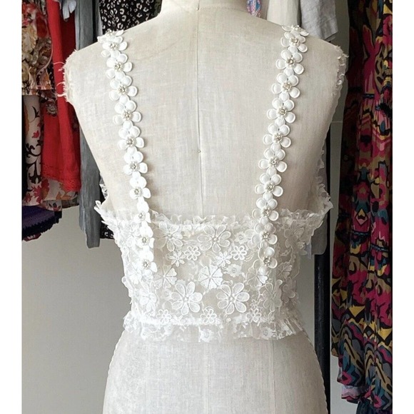 New For Love & Lemons Rosette Lace Top Size Small - Picture 3 of 4